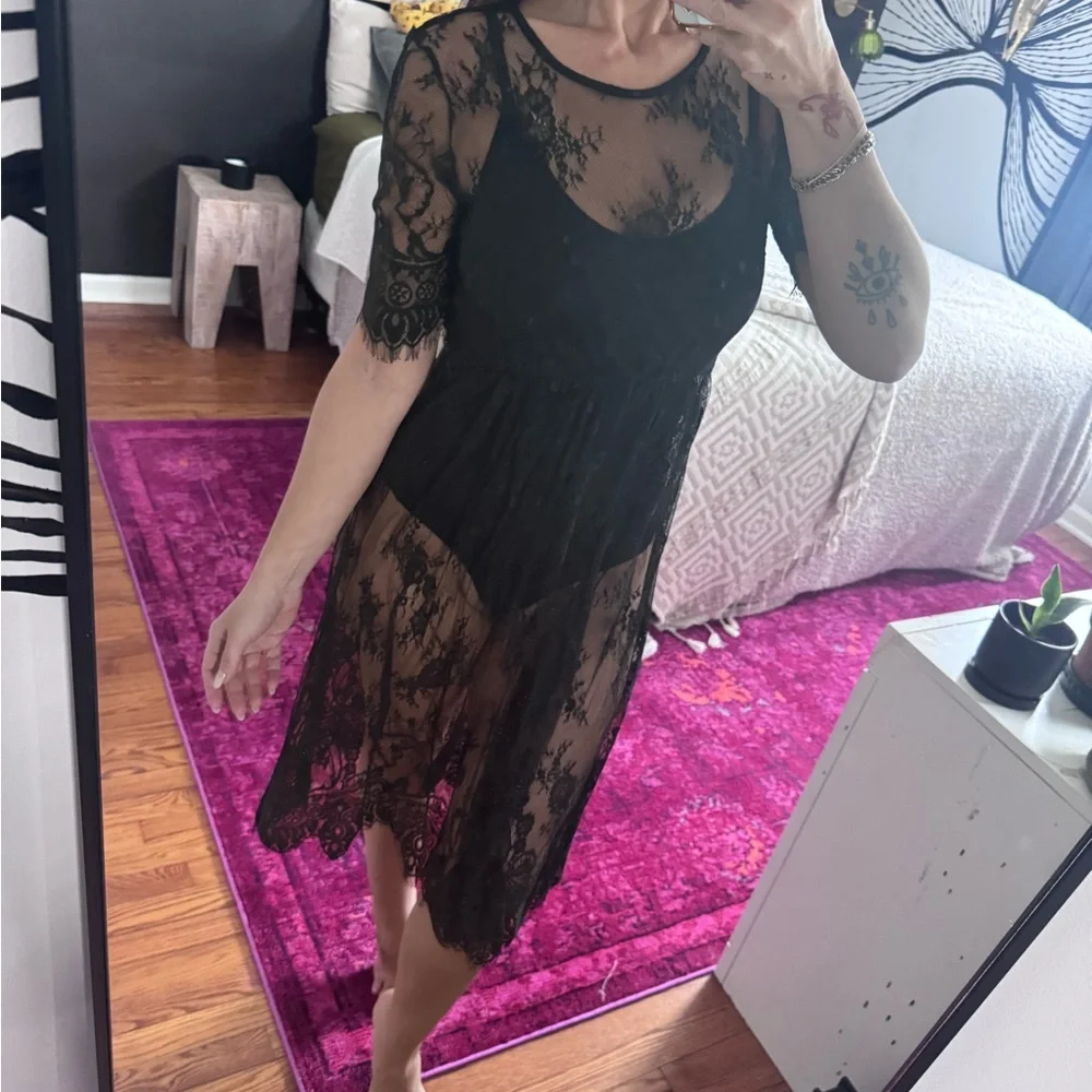 Elegant Black Lace Women’s Dress - Picture 2 of 4